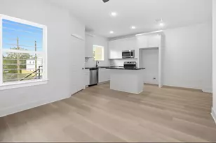 307 Bolden A/B St, Houston, TX 77029 - Photo 6