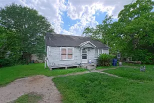 407 Clay St, Eagle Lake, TX 77434 - Photo 4