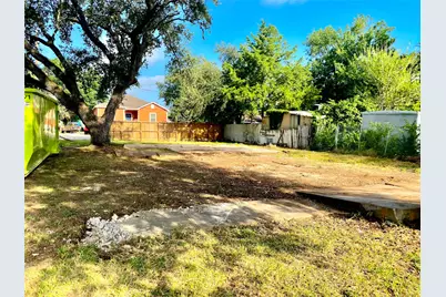 608 S East Avenue, Wharton, TX 77488 - Photo 1