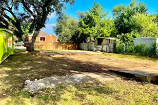 608 S East Ave, Wharton, TX 77488 - Photo 1