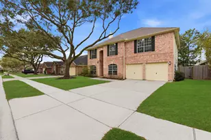 1018 S Wellsford Dr, Pearland, TX 77584 - Photo 4