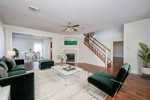 9731 New Kent Dr, Sugar Land, TX 77498 - Photo 6