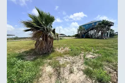 1495 Mabry St Street, Gilchrist, TX 77617 - Photo 8