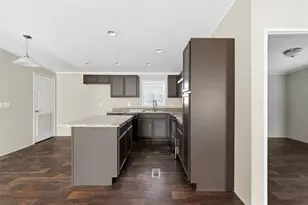 114 Dolphin Harbor N, Baytown, TX 77523 - Photo 2