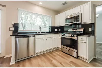 2806 Sunshine Circle, Sugar Land, TX 77479 - Photo 8