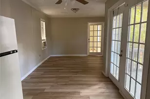 910 Queenswood, Montgomery, TX 77316 - Photo 2