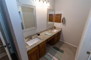 1009 Wildwood Dr, Deer Park, TX 77536 - Photo 8