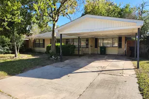 510 Gammon Dr, Houston, TX 77022 - Photo 2