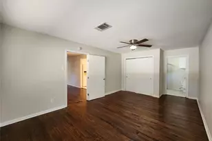 510 Gammon Dr, Houston, TX 77022 - Photo 8