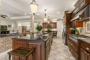 99 N Mews Wood Ct, The Woodlands, TX 77381 - Photo 8