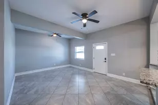 715 35th St, Galveston, TX 77550 - Photo 8
