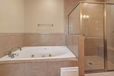 2063 W 14th 1/2 Street, Houston, TX 77008 - Photo 24