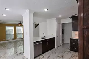 9207 Dairy View Ln, Houston, TX 77099 - Photo 6