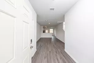 1375 Mount Bassie Trl, Conroe, TX 77380 - Photo 4