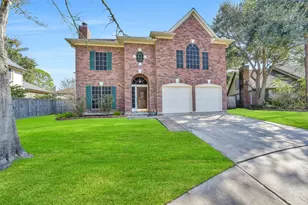 1106 Pecan Crest Ct, Sugar Land, TX 77479 - Photo 1
