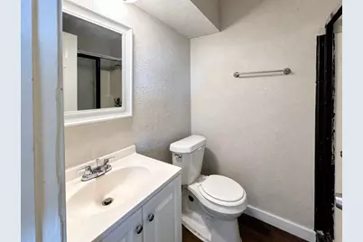 8710 Parkway Forest Drive, Houston, TX 77044 - Photo 32