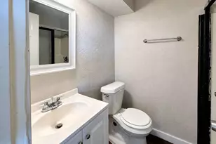 8710 Parkway Forest Dr, Houston, TX 77044 - Photo 32