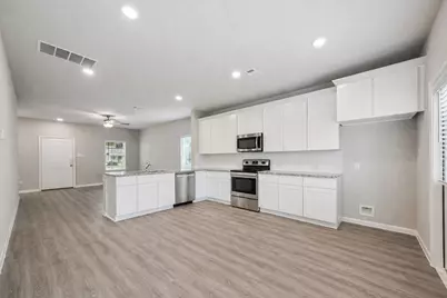 6421 Woodrow Street, La Marque, TX 77591 - Photo 6