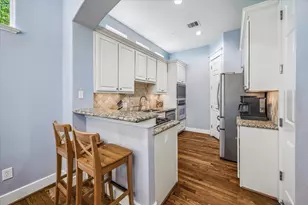 1011 W 14th St, Houston, TX 77008 - Photo 8
