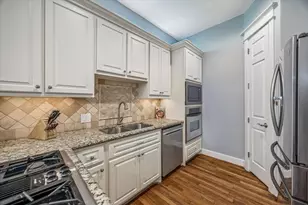 1011 W 14th St, Houston, TX 77008 - Photo 10