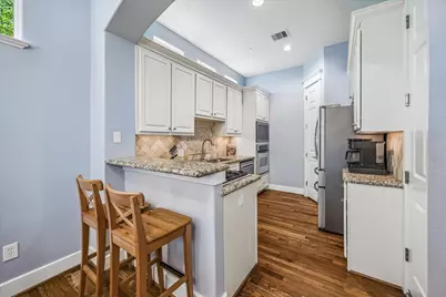 1011 W 14th Street, Houston, TX 77008 - Photo 8