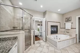 1011 W 14th St, Houston, TX 77008 - Photo 14