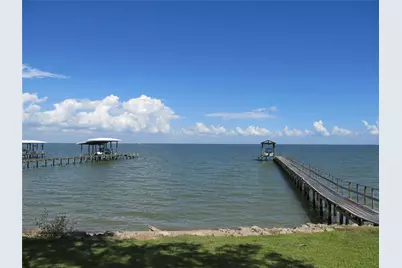 3 Avenue E, Bacliff, TX 77518 - Photo 2