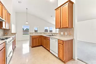 2002 Roaring Springs Dr, Pearland, TX 77584 - Photo 8