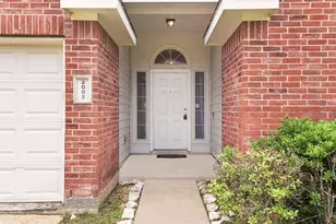 2002 Roaring Springs Dr, Pearland, TX 77584 - Photo 2