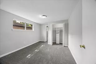3919 Heatherbrook Dr, Houston, TX 77045 - Photo 8