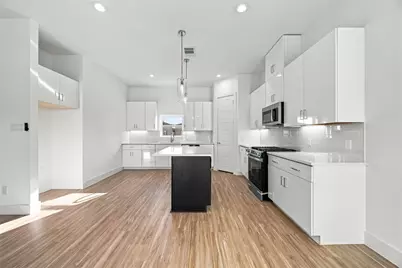 4704 Thornton Views Road, Houston, TX 77018 - Photo 16