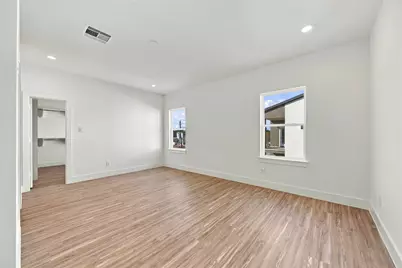 4704 Thornton Views Road, Houston, TX 77018 - Photo 22
