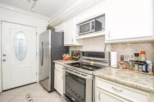 1938 Augusta Dr, Houston, TX 77057 - Photo 4