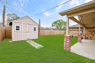 1905 Zapp Ln, Pasadena, TX 77502 - Photo 16