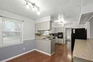 1905 Zapp Ln, Pasadena, TX 77502 - Photo 6