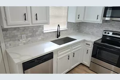 3502 Magnolia Avenue, Texas City, TX 77590 - Photo 6