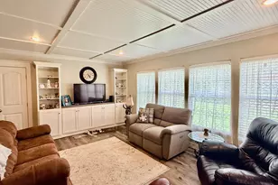 1017 E Miller St, Angleton, TX 77515 - Photo 2