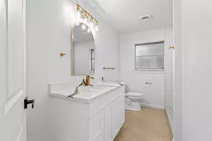 719 E 40th 1/2 St, Houston, TX 77022 - Photo 28