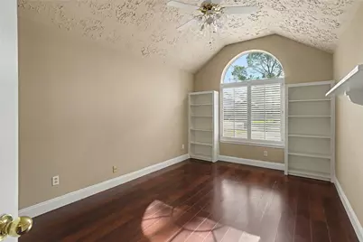 835 Maplewood Falls Court, Houston, TX 77062 - Photo 18