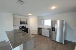 16447 Valerie Marie Pl, Conroe, TX 77306 - Photo 4