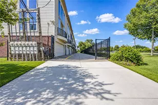 1322 Emancipation Ave, Houston, TX 77003 - Photo 32