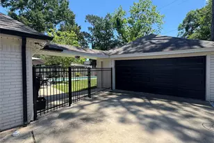 13811 Pebblebrook Dr, Houston, TX 77079 - Photo 30