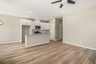 4645 Larkspur St, Houston, TX 77051 - Photo 6