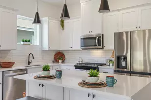 1909 Dewalt St, Houston, TX 77088 - Photo 6