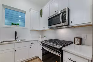 1909 Dewalt St, Houston, TX 77088 - Photo 12