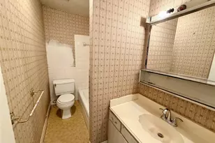 9011 Gaylord St, Hedwig Village, TX 77024 - Photo 12