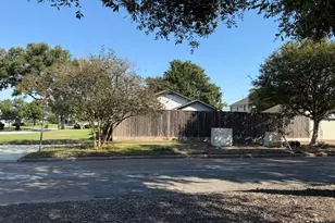 1102 Bay Oaks Rd, Houston, TX 77008 - Photo 4