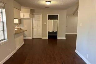 1805 King Arthur Ct, Pinehurst, TX 77630 - Photo 10