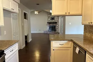 1805 King Arthur Ct, Pinehurst, TX 77630 - Photo 12