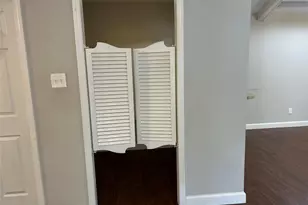 1805 King Arthur Ct, Pinehurst, TX 77630 - Photo 16